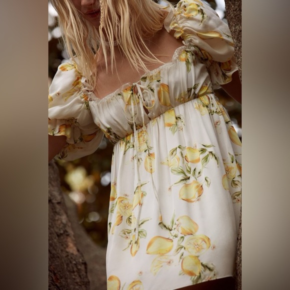 Altar'd State Dresses & Skirts - Altar’d State floral Print Puff Sleeve Mini Dress